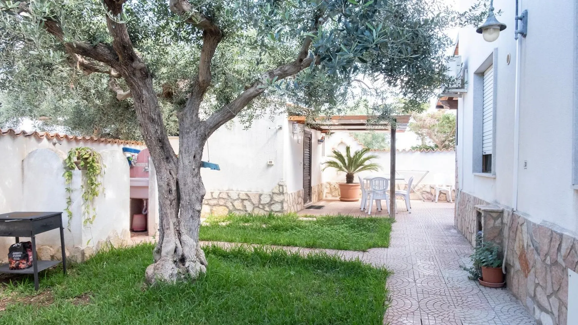 Villa Jonny A Due Passi Dal Mare 산비토로카포